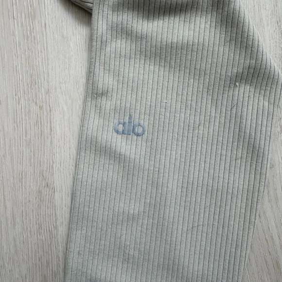 ALO Yoga Ribbed Blissful 7/8 Leggings in California Sand - Picture 5 of 6